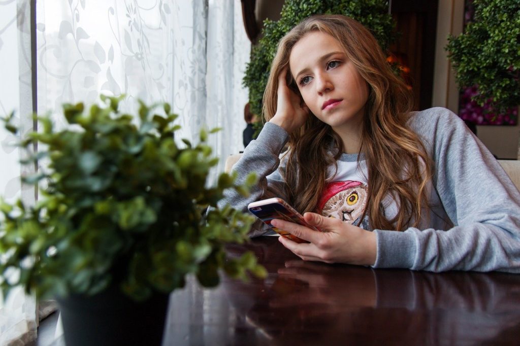 8 pași simpli să-ți faci profilul irezistibil pe freemeet